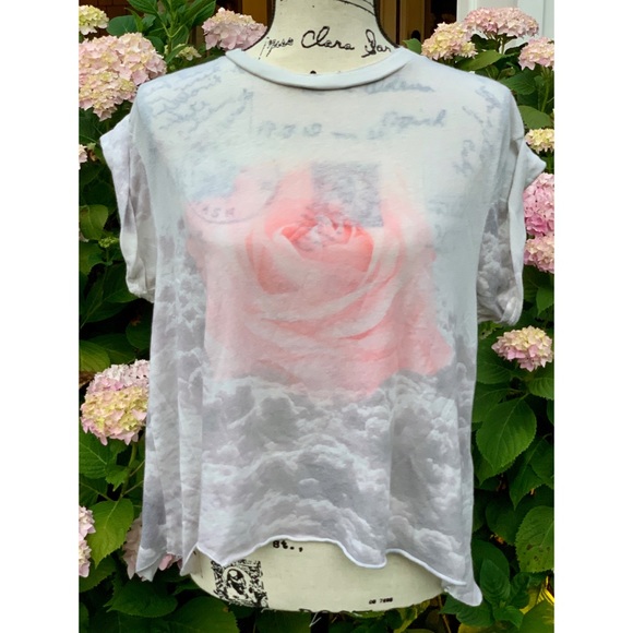 WILDFOX💋|| Cloudy Pink Rose Crewneck Tee - Picture 5 of 12